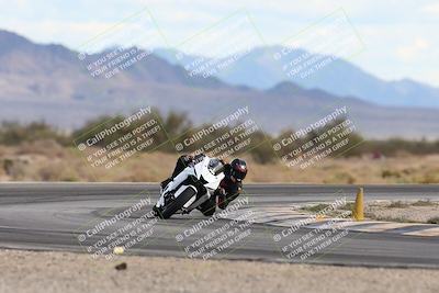 media/Nov-16-2025-Race Pace (Sun) [[8c5fa54630]]/Non Verified Riders (1st 20 Minutes)/5-Turn 15 (110pm)/